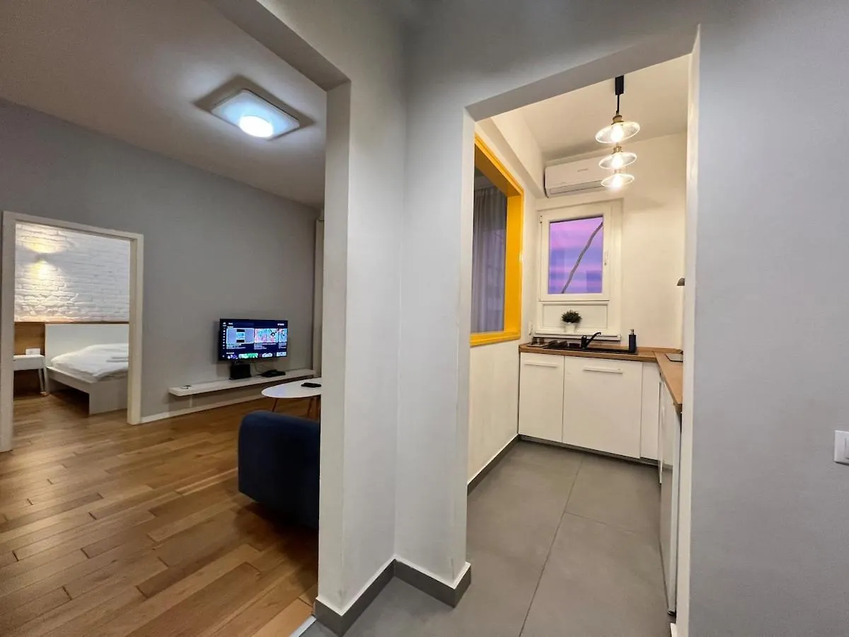 Stylish Apartment With Balcony In Center Bukurešť