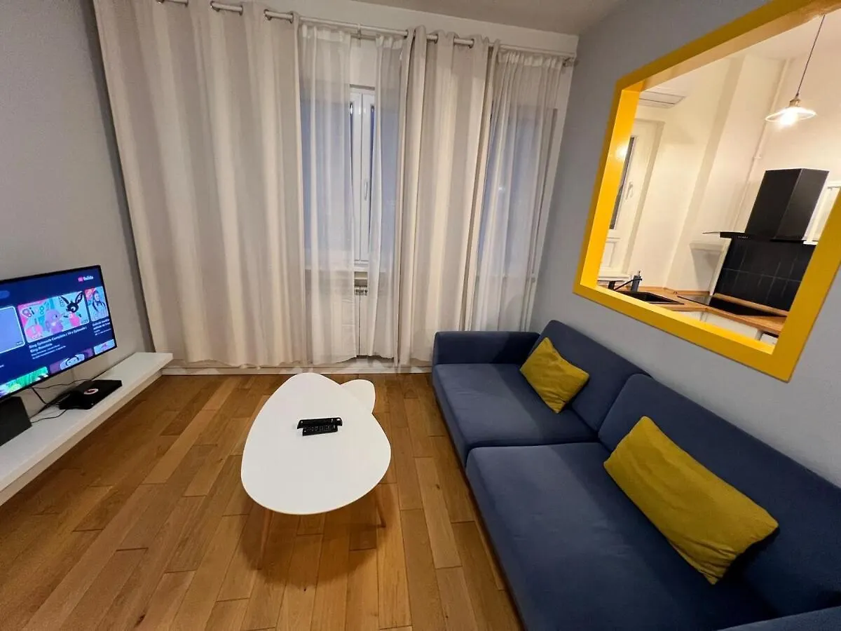 Stylish Apartment With Balcony In Center Bukurešť
