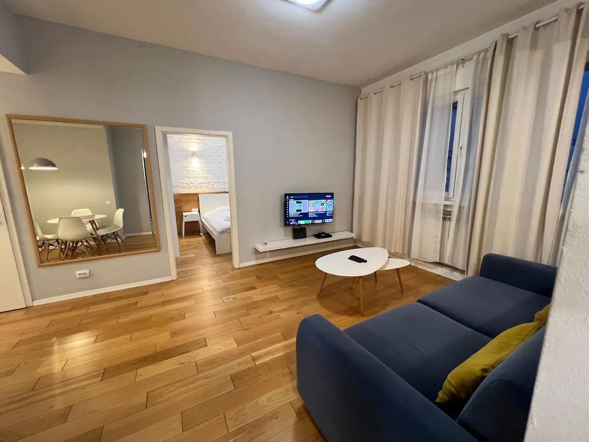 Stylish Apartment With Balcony In Center Bukurešť